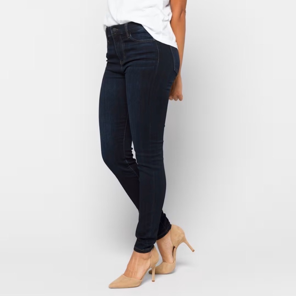 NWOT Dark Wash High Rise Skinny Jeans Petite 8P - Picture 5 of 5
